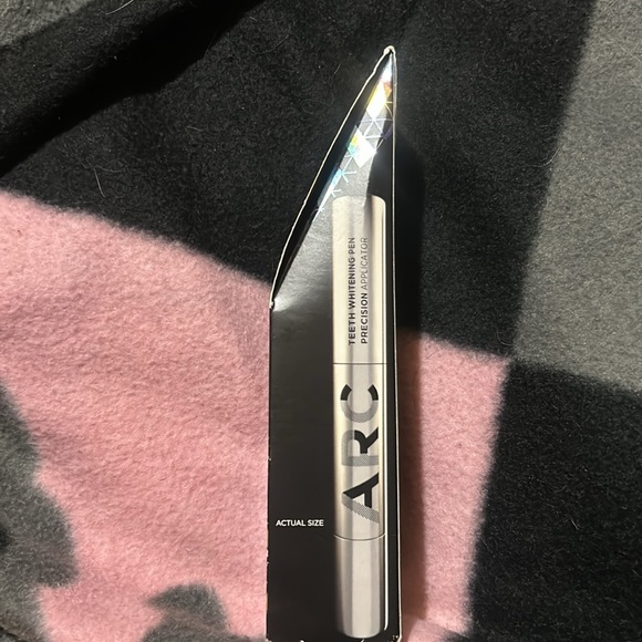 ARC Teeth Whitening Pen - Picture 7 of 8